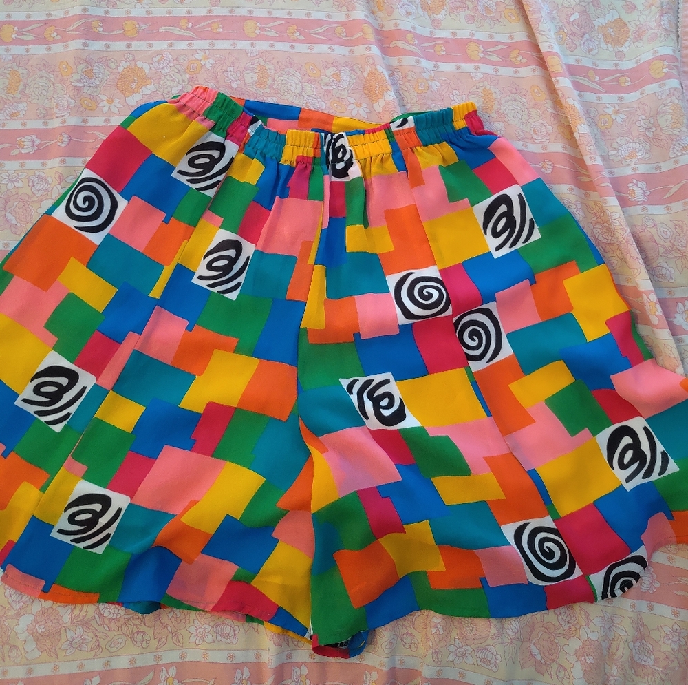 Colorful baggy vintage shorts